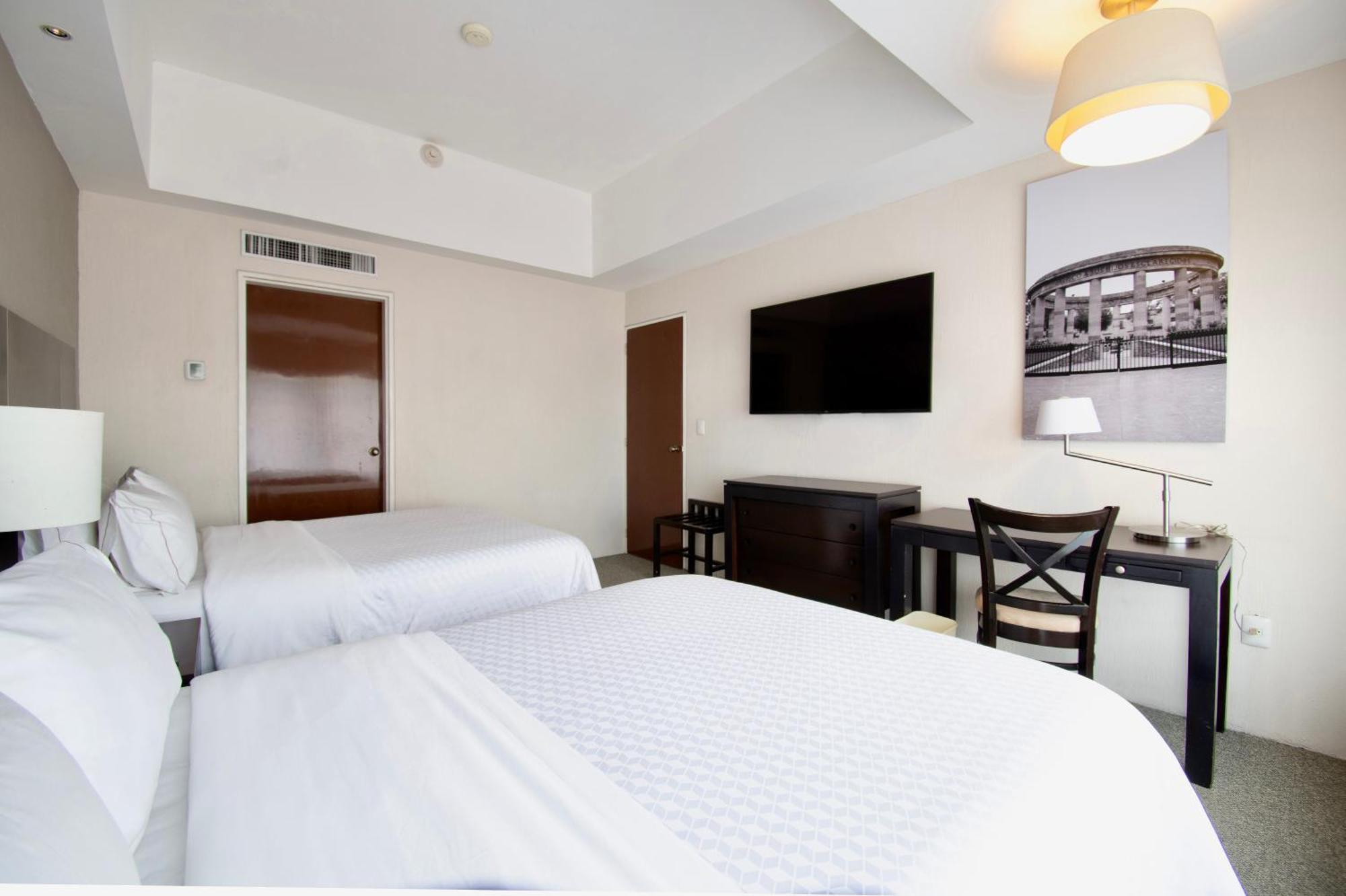 Hotel Plaza Genova Centro Guadalajara Buitenkant foto
