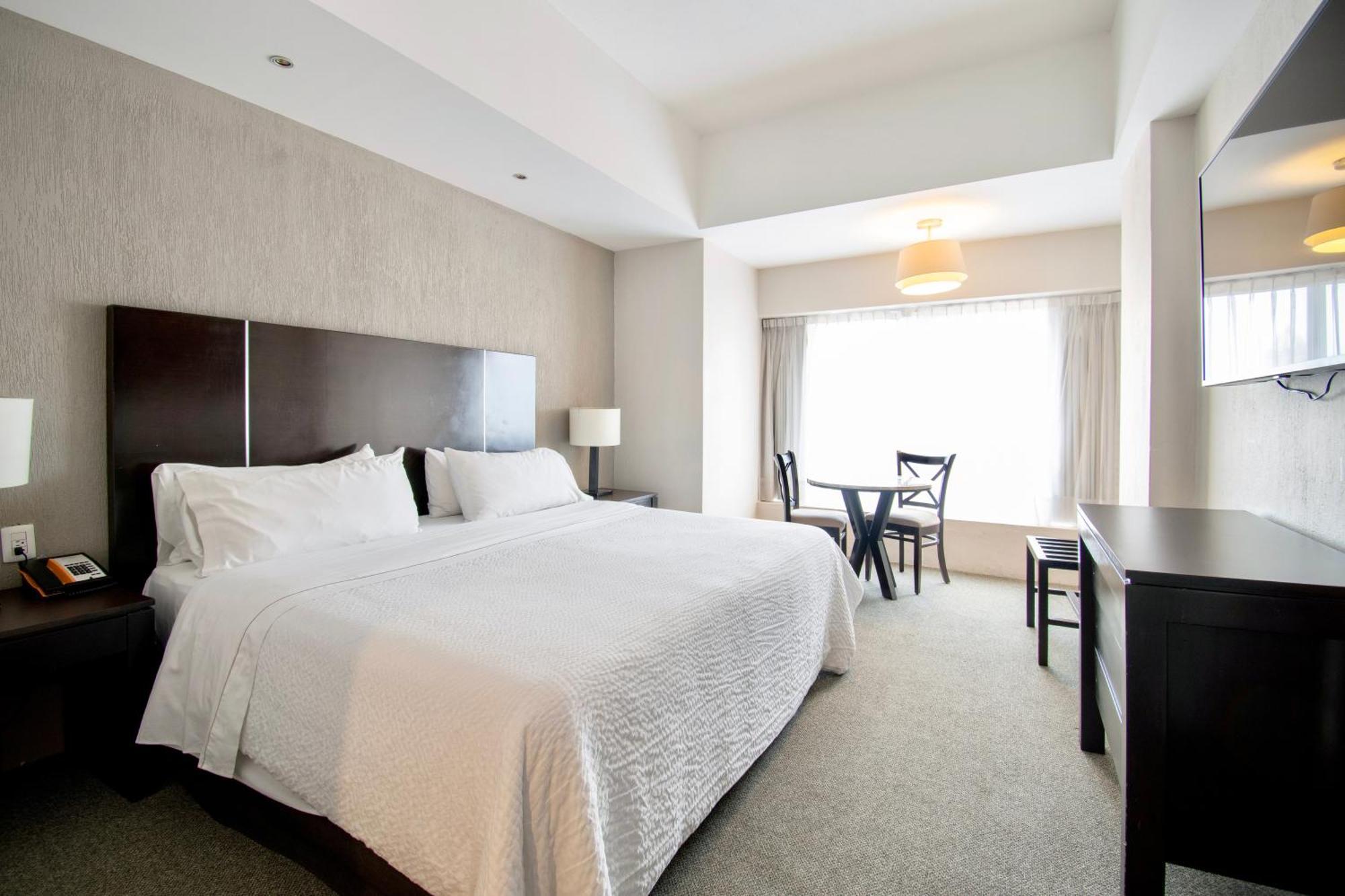 Hotel Plaza Genova Centro Guadalajara Buitenkant foto
