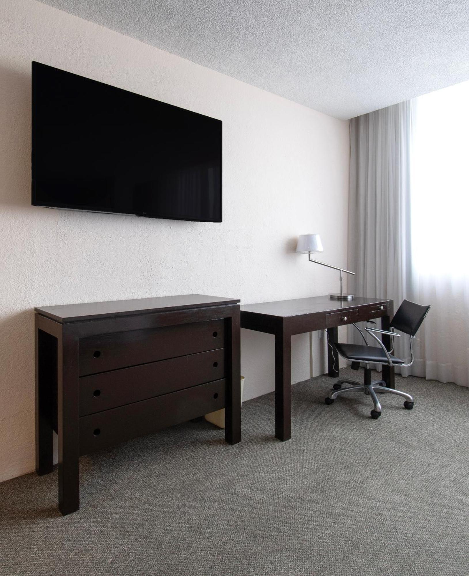 Hotel Plaza Genova Centro Guadalajara Buitenkant foto